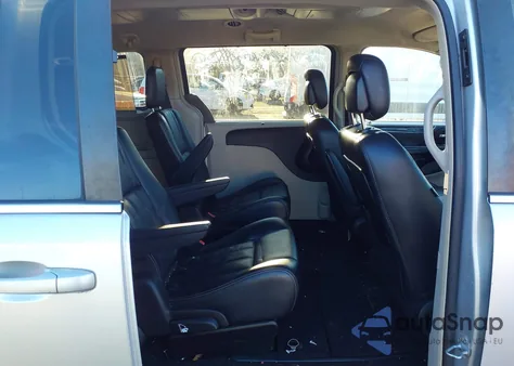 2011 Chrysler Town & Country Touring-L from USA, damaged, VIN 2A4RR8DG0BR759527